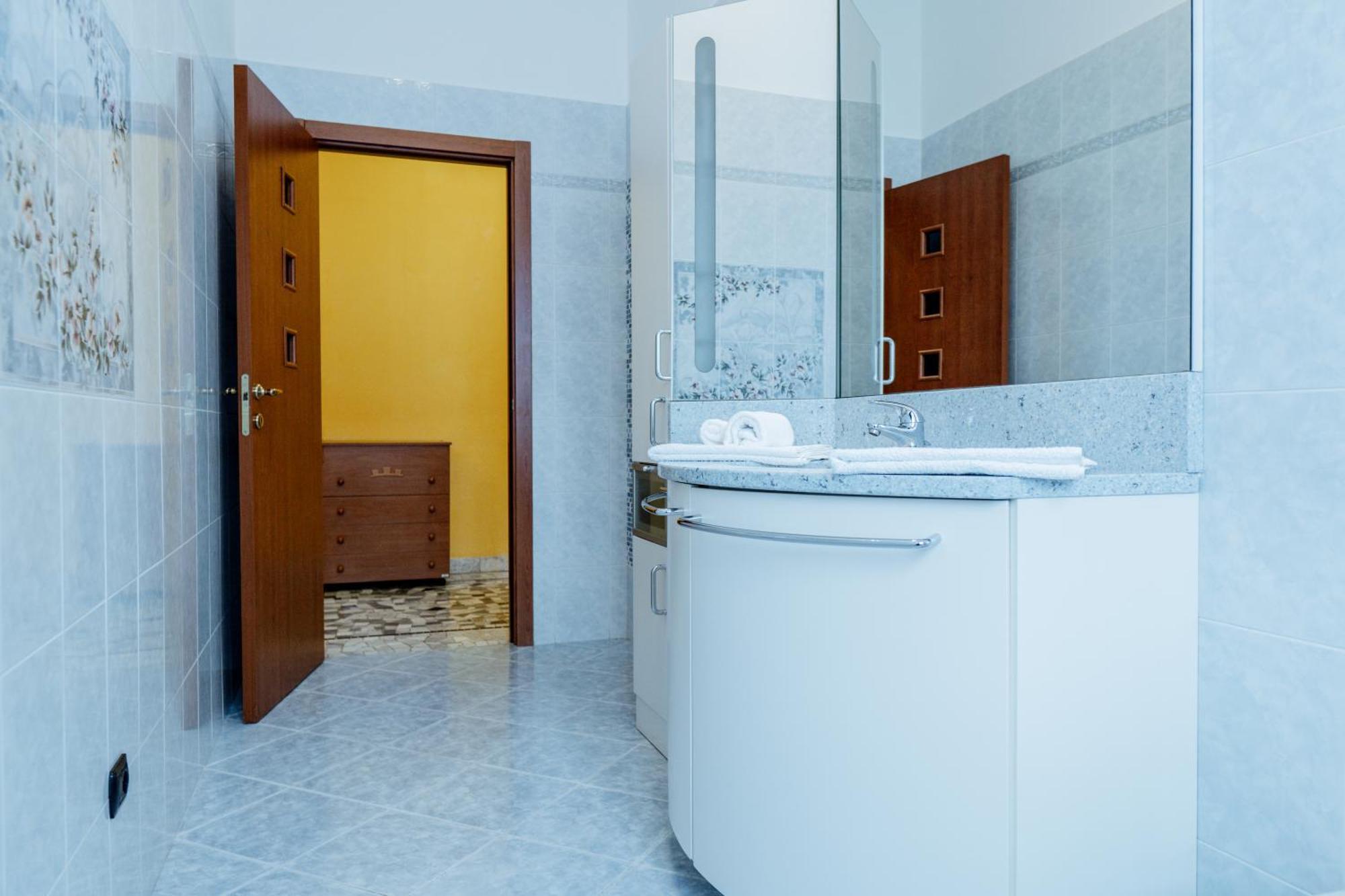 Luxe Apartment Near Milano, Rho Fiera E Mxp Бусто-Арсизио Экстерьер фото